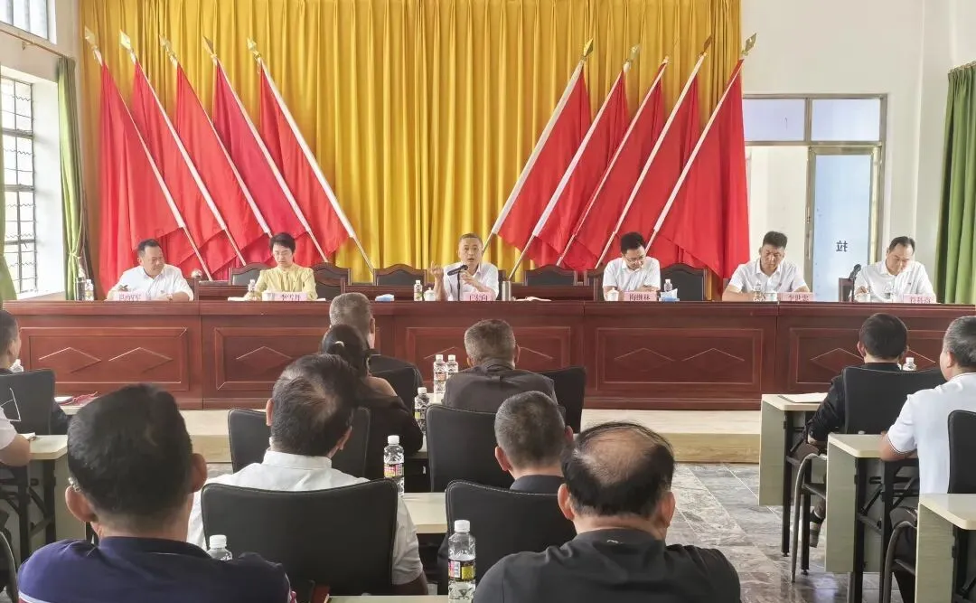 王宏向赴東太分公司督導(dǎo)樹立和踐行正確政績(jī)觀學(xué)習(xí)教育工作